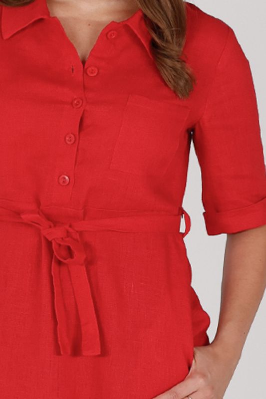 Pernilla röd linneklänning