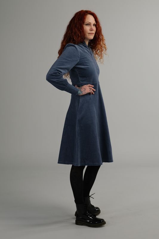 Gabrielle dusty blue klänning