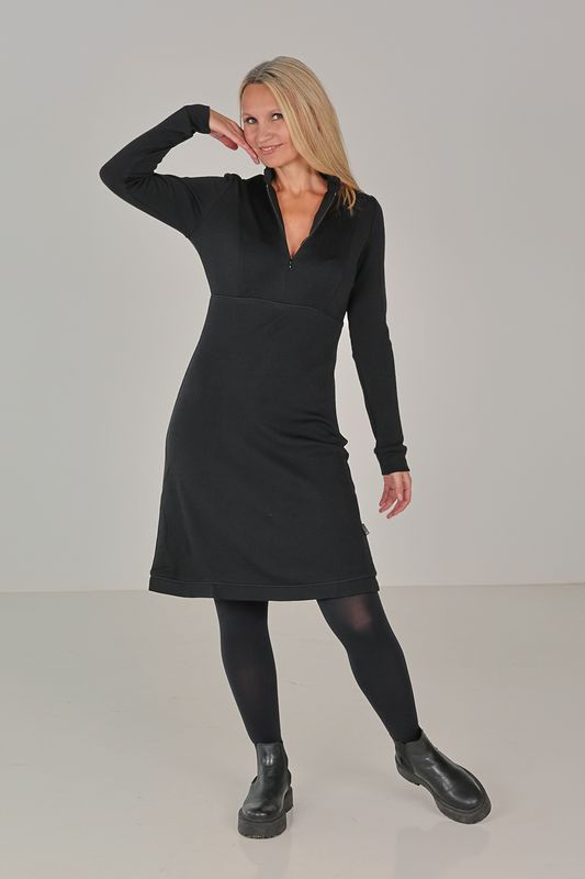 Tale svart elegant ullklänning 