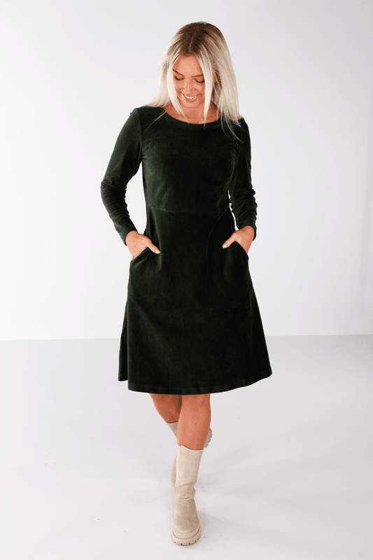 Anja basklänning i kombogrön babycord