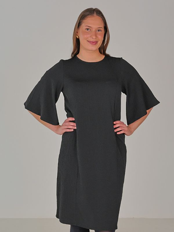 Perdy svart klänning