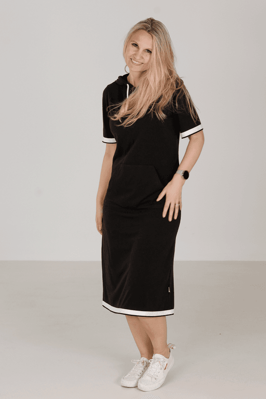 Ine svart sporty bambu klänning 