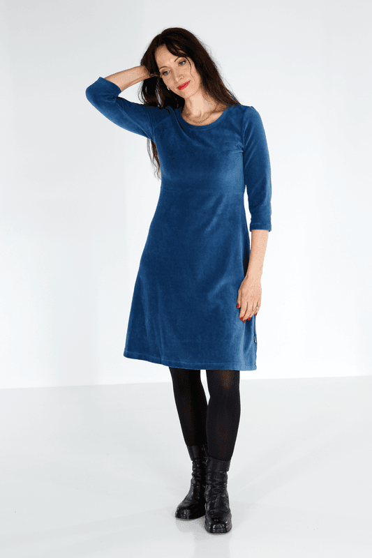 Elli klänning babycord dustyblue