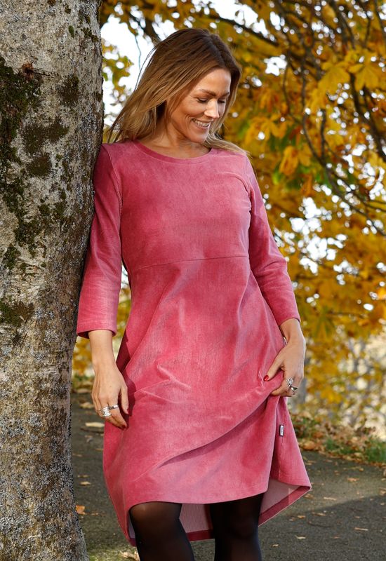 Elli klänning babycord dusty pink
