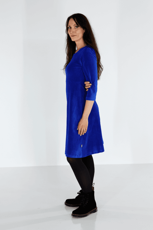 Elli klänning babycord blå 